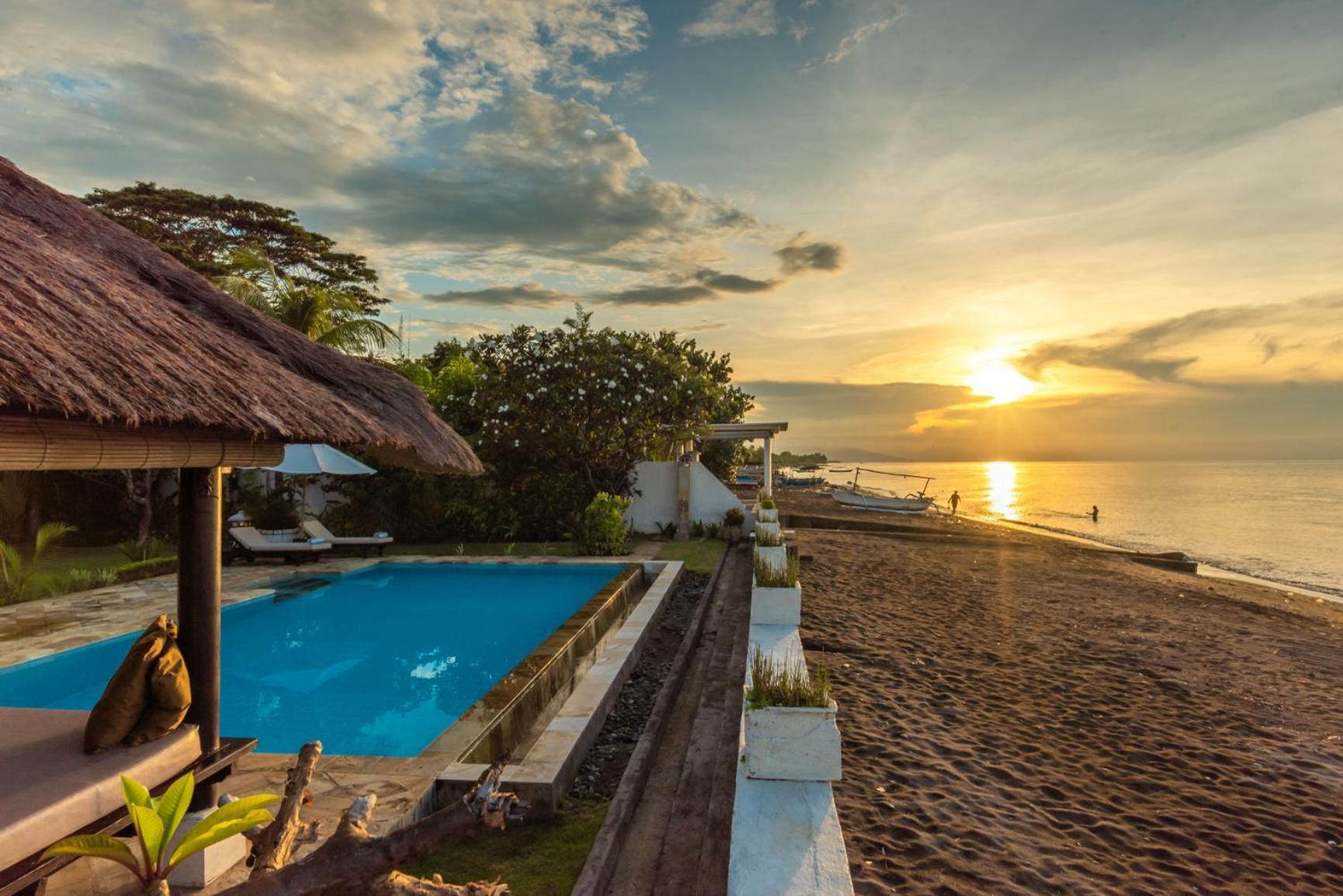 Gorgeous Beachfront Villa Lovina Banjar  Экстерьер фото