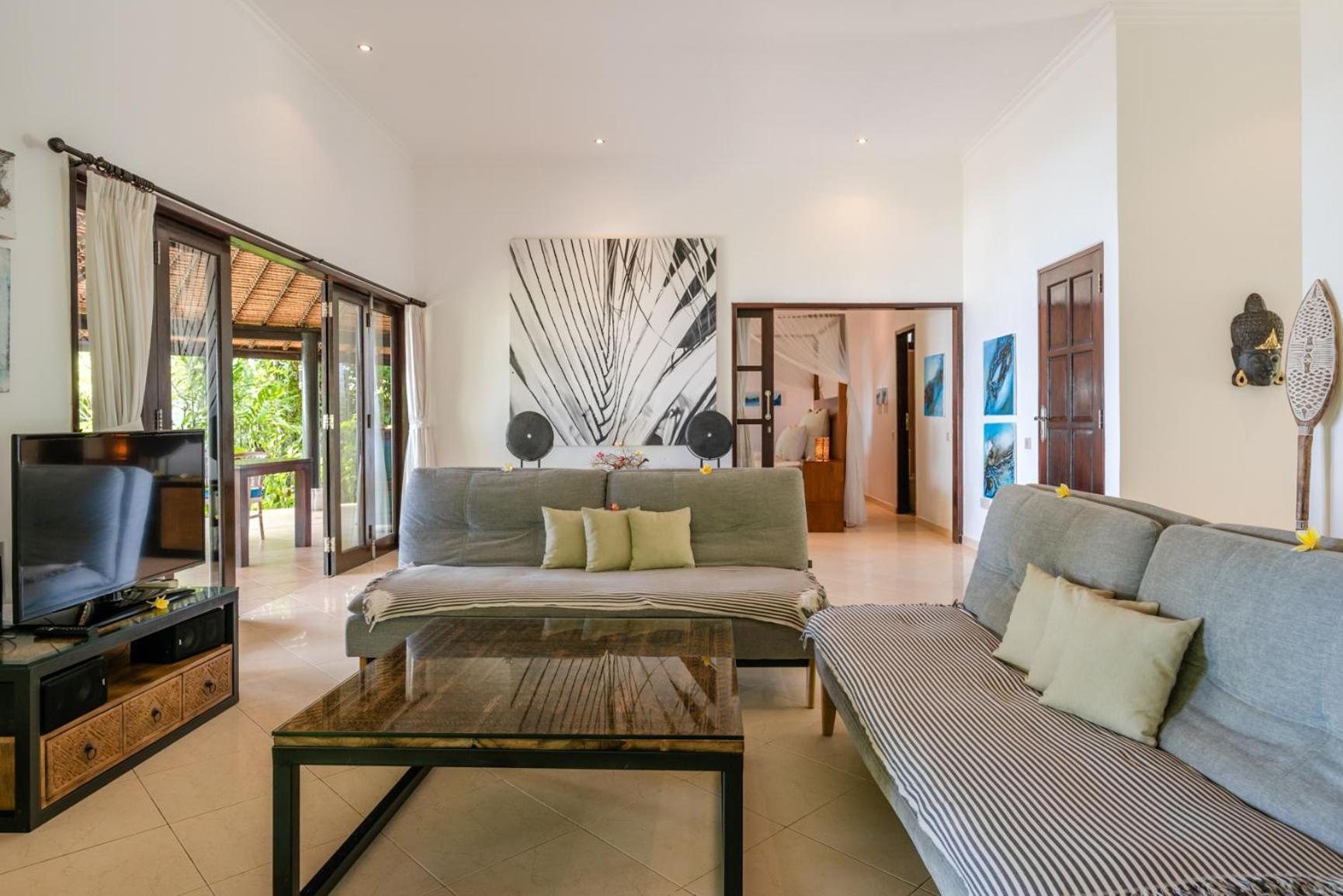 Gorgeous Beachfront Villa Lovina Banjar  Экстерьер фото