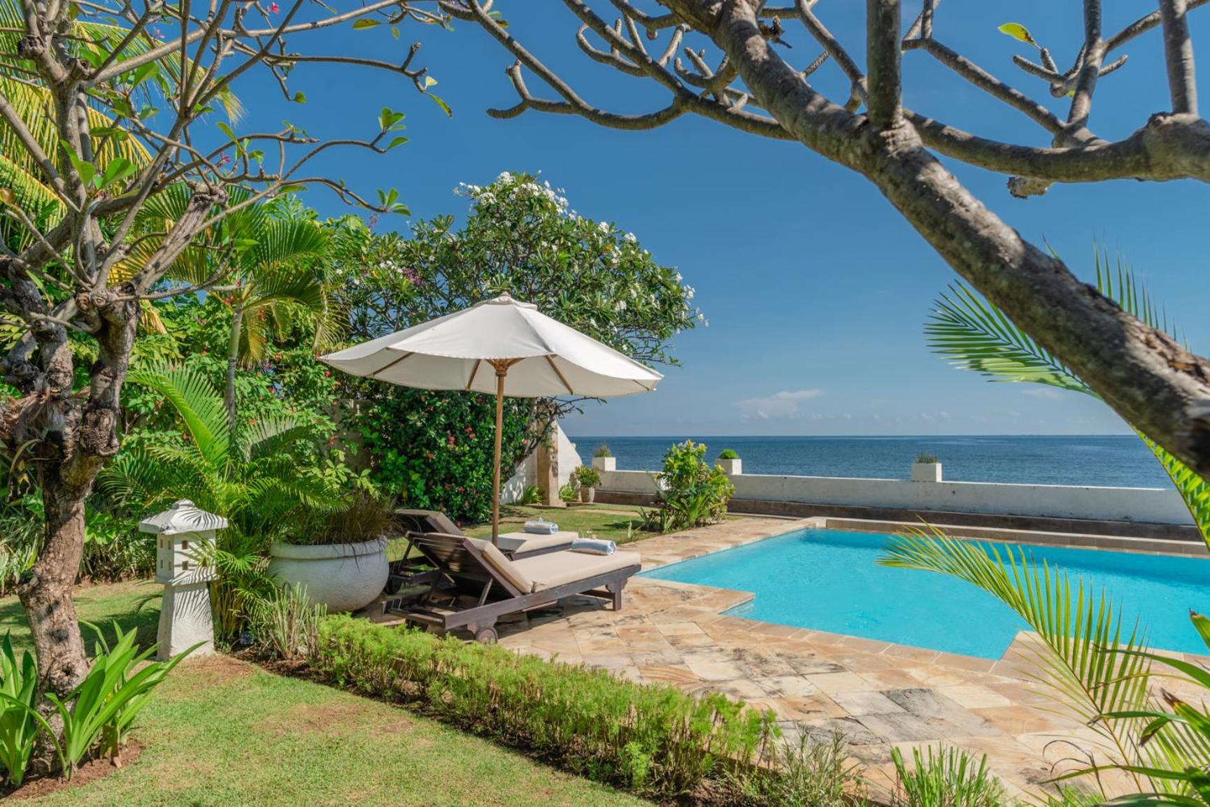 Gorgeous Beachfront Villa Lovina Banjar  Экстерьер фото