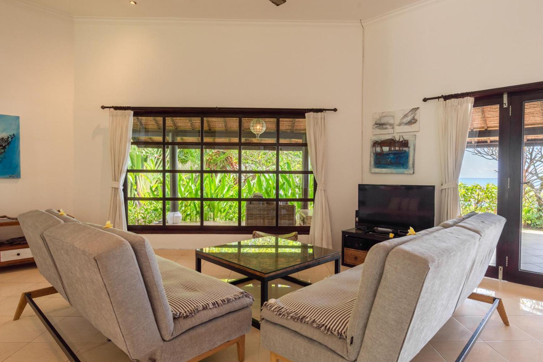 Gorgeous Beachfront Villa Lovina Banjar  Экстерьер фото